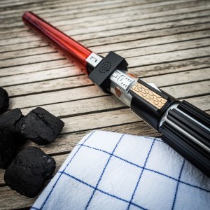 Star Wars Grillzange mit Laserschwert Sound – Mit Jedi und Sith an den Grill