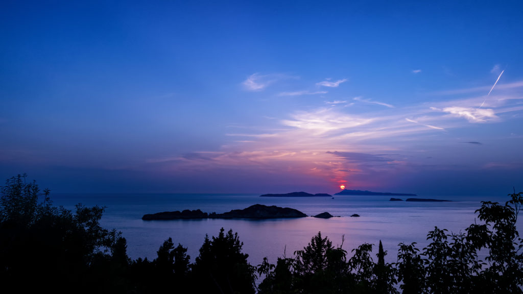 Sonnenuntergang und Dämmerung auf Korfu