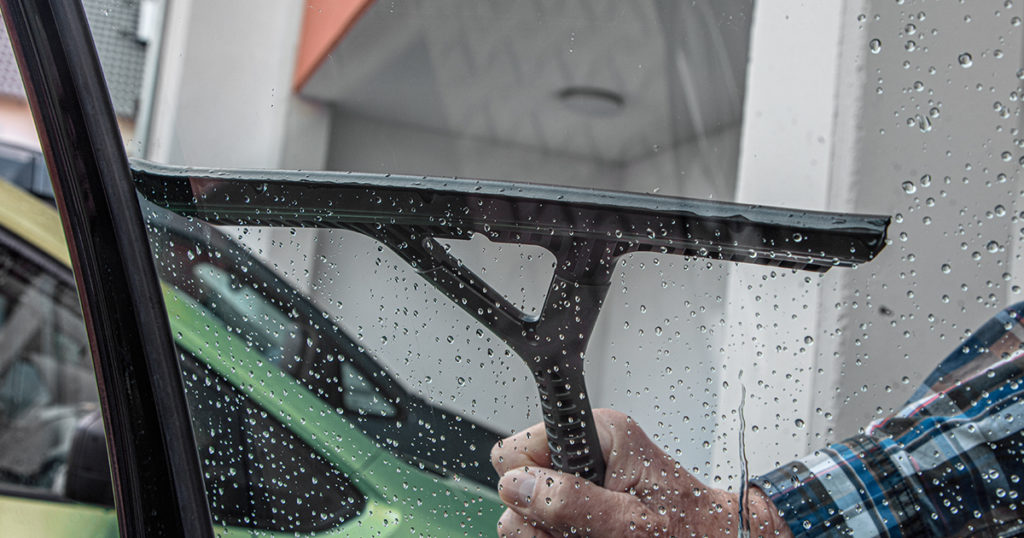 Werbung | Saubere und klare Sicht, nicht nur beim Autofahren – Aqua Away Abzieher von Kungs