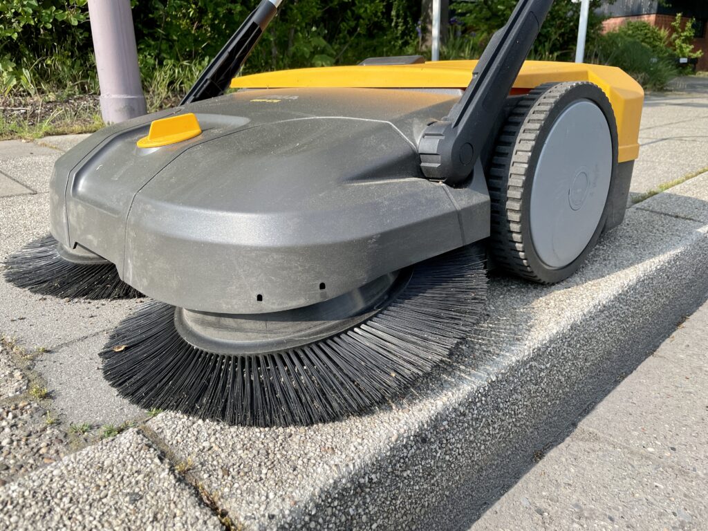 Stiga SWP 475 Handkehrmaschine - schnell und einfach Fegen leicht gemacht