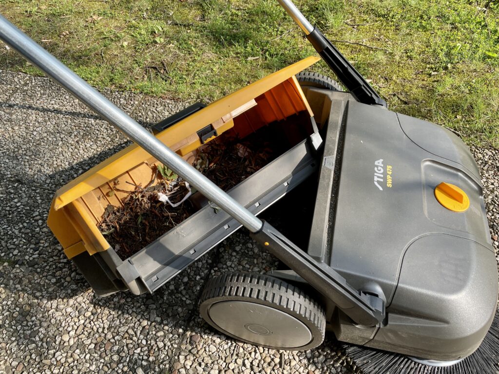 Stiga SWP 475 Handkehrmaschine - schnell und einfach Fegen leicht gemacht