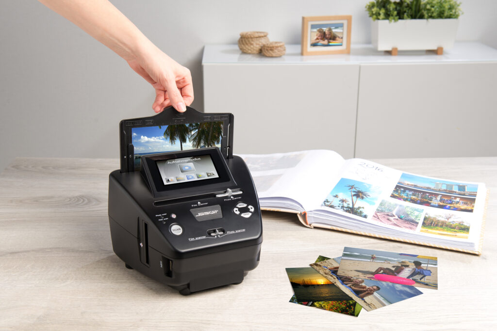 Fotos, Dias und Negative digitalisieren: Somikon 3in1-Stand-Alone-Foto-, Dia- & Negativscanner
