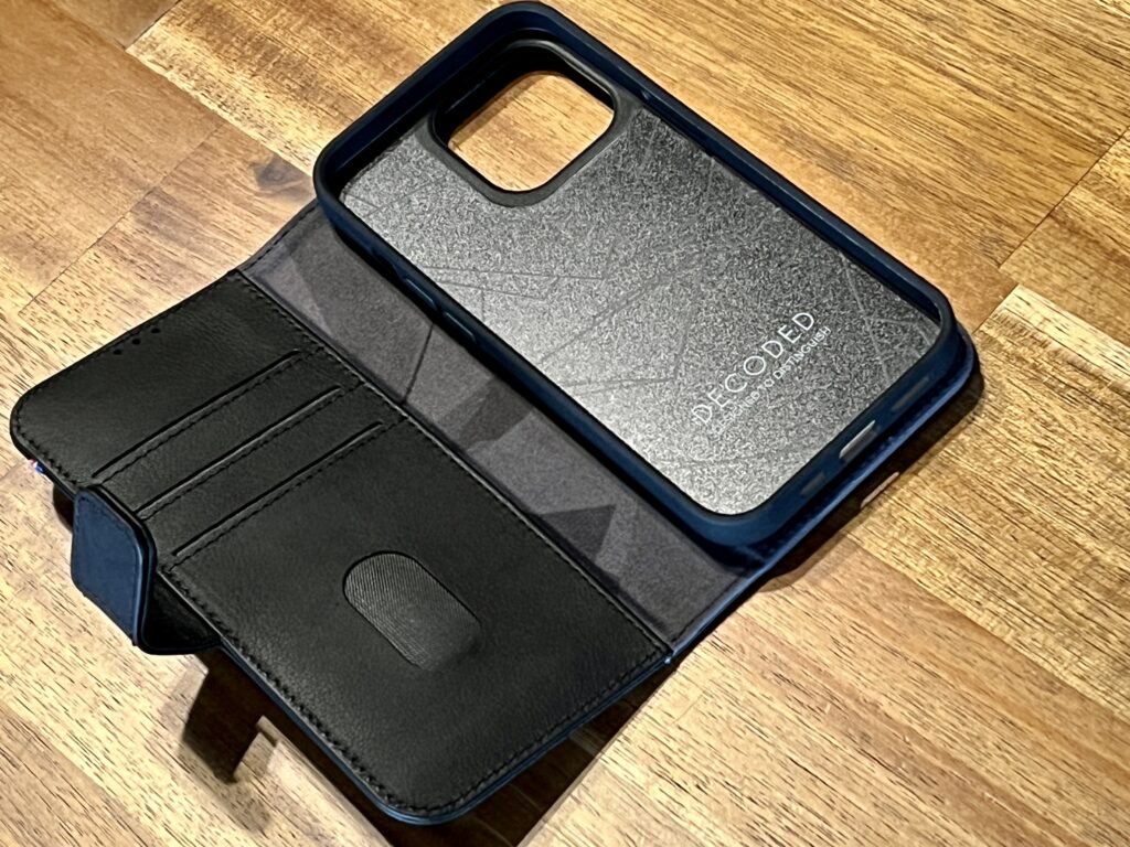 Detachable Wallet von DECODED - Brieftasche und Backcase-Schutz edel vereint