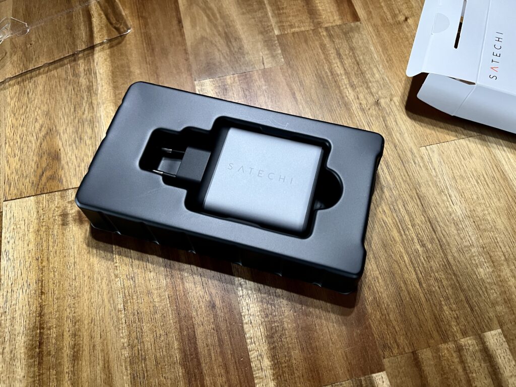 Satechi liefert mit dem 100W USB-C PD Kompakt Wandladegerät moderne GaN-Technologie
