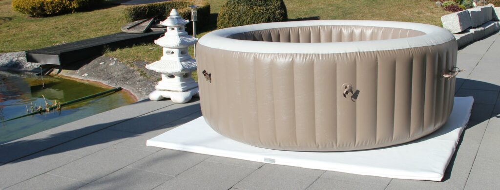 Whirlpool-Unterlage von "Premium Pro Design" - Komfort und edler Energiesparer für aufblasbare Whirlpools
