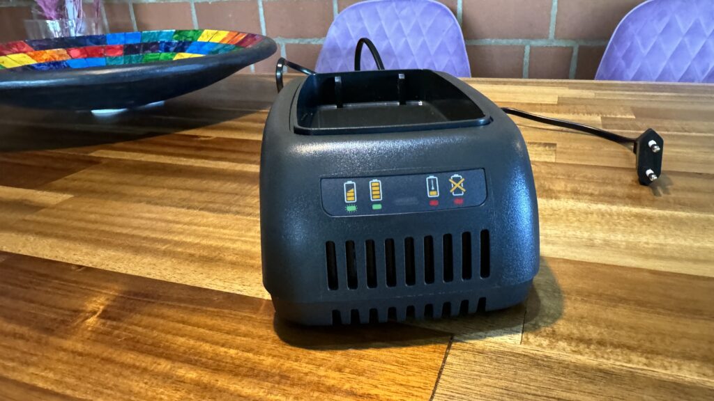 Akku Ladegerät EC 415