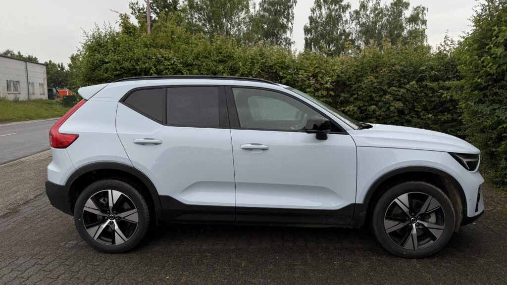 Volvo EX40