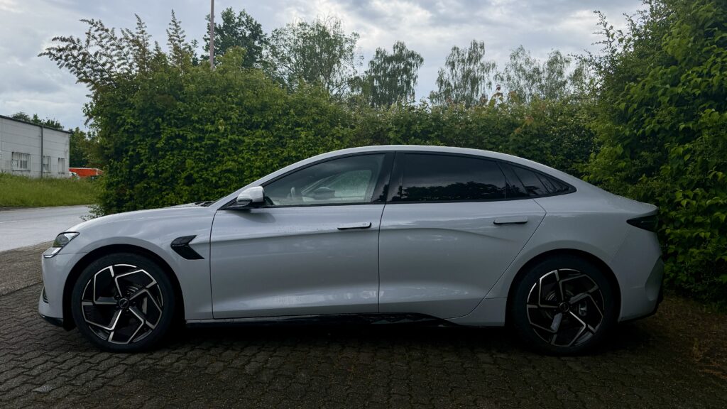 Volvo ES90